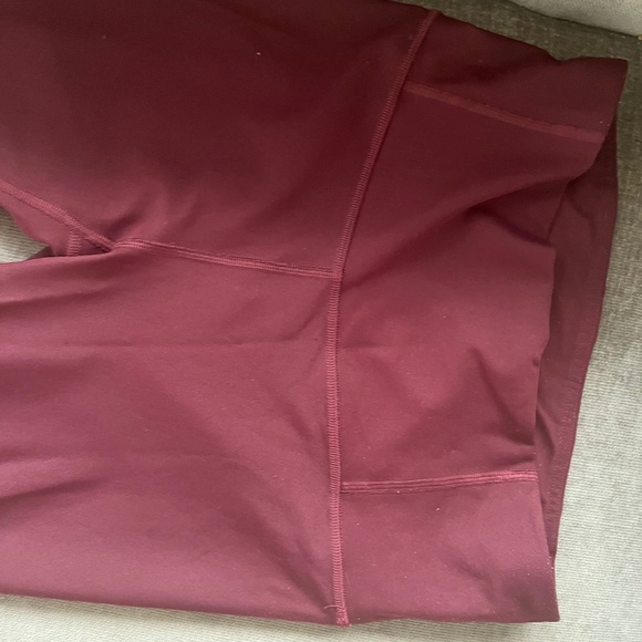 Lululemon Burgundy Tightd 28” size 6 - Picture 1 of 3